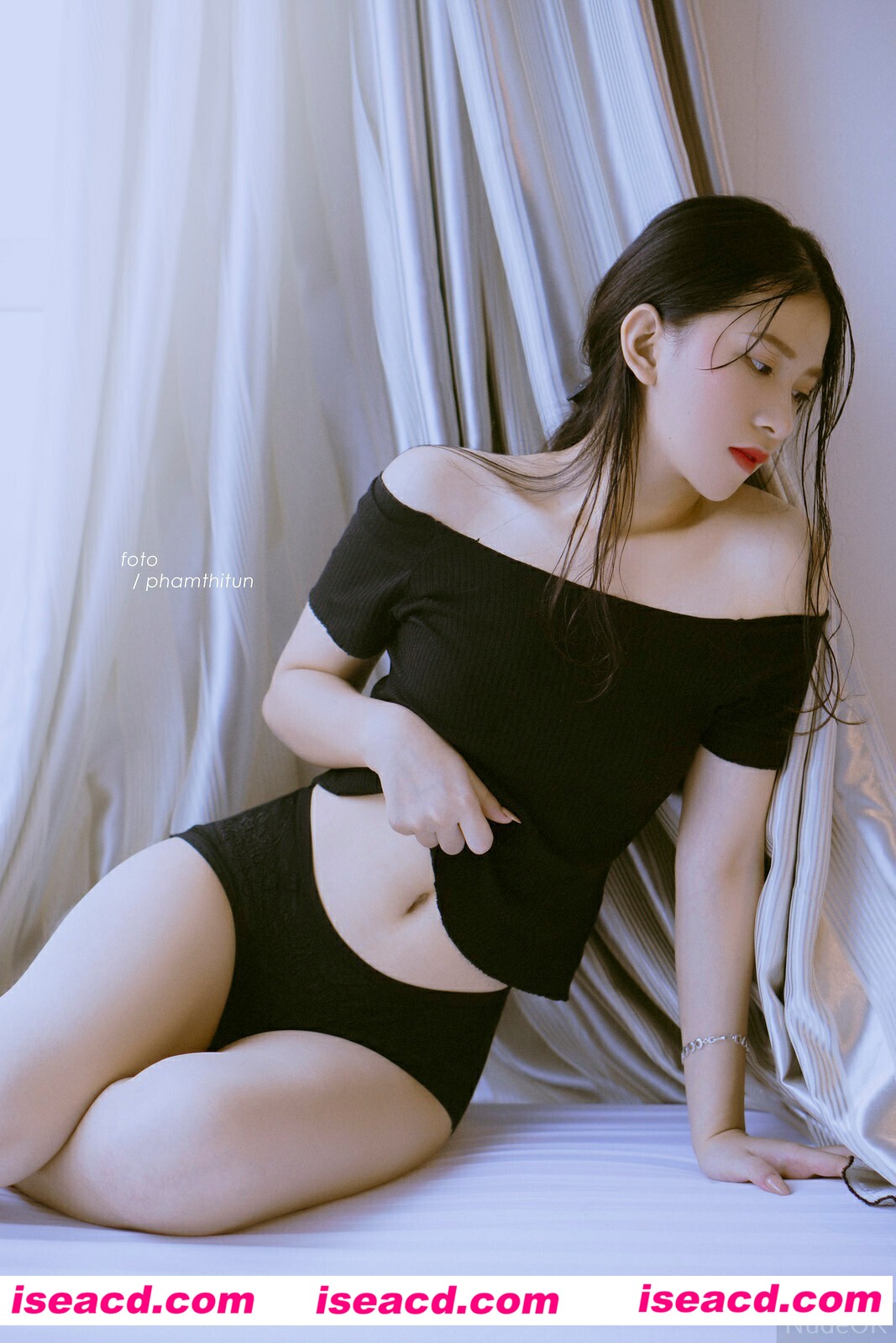 【写真/合集/越南妹】清纯白嫩的越南妹子Tunlita写真+杂图大合集 779P 【2G】